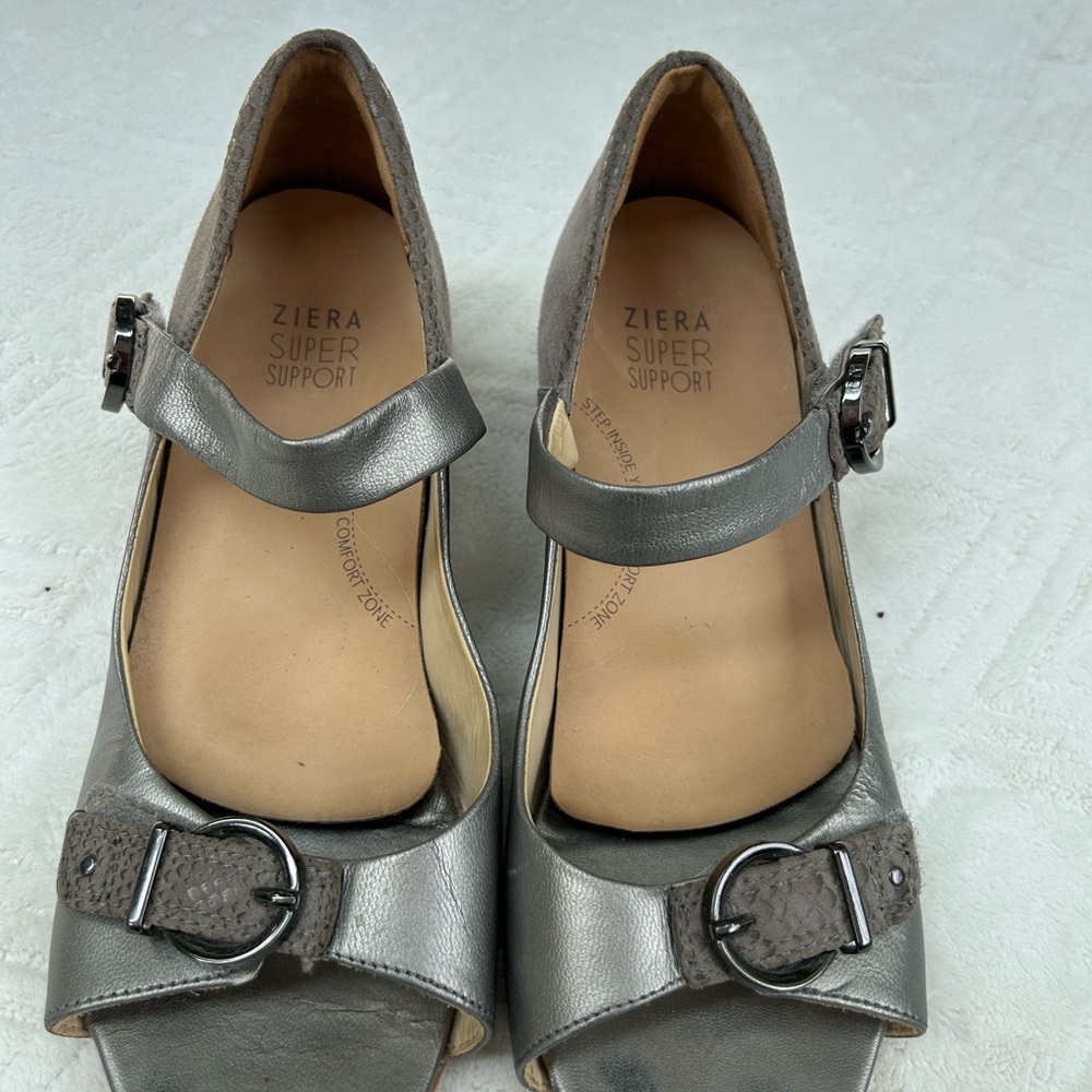 CLOSET CLEARANCE SALE Ziera Silver Wedge Shoes with Buckle Size 8